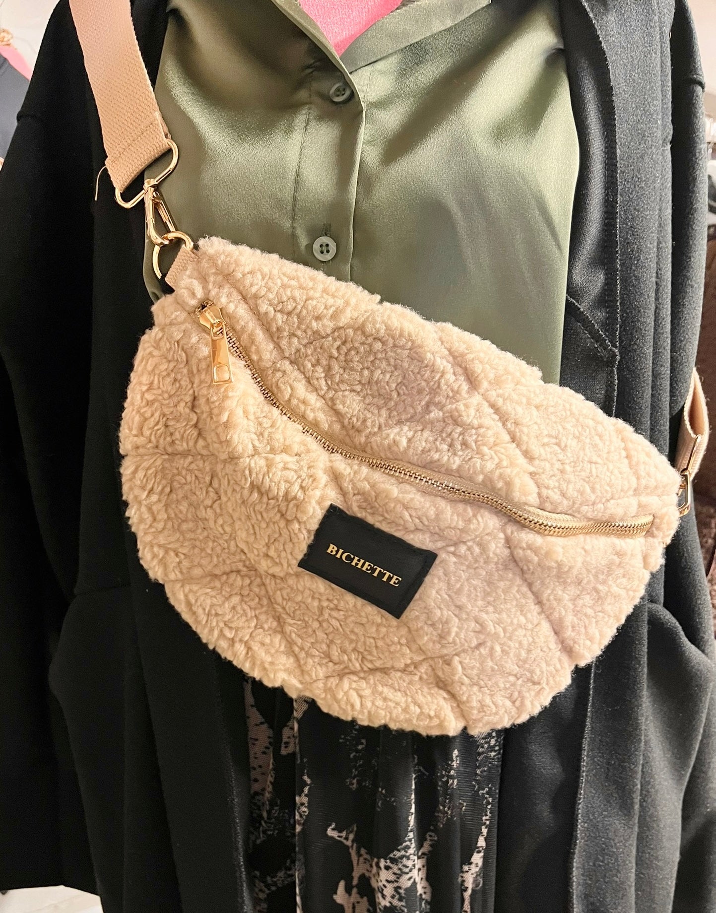 Kunstfell Tasche in Champagner