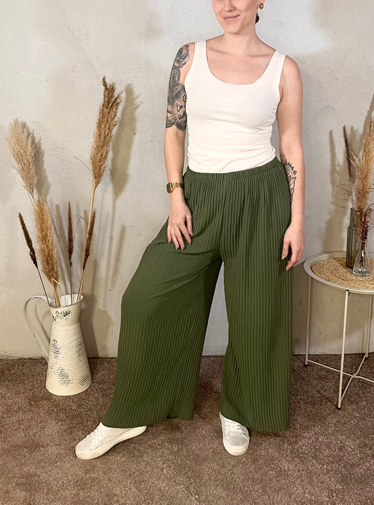 Leichte Plissee Hose in Khaki