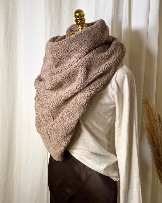 Dreieck Schal in verschiedenen Farben