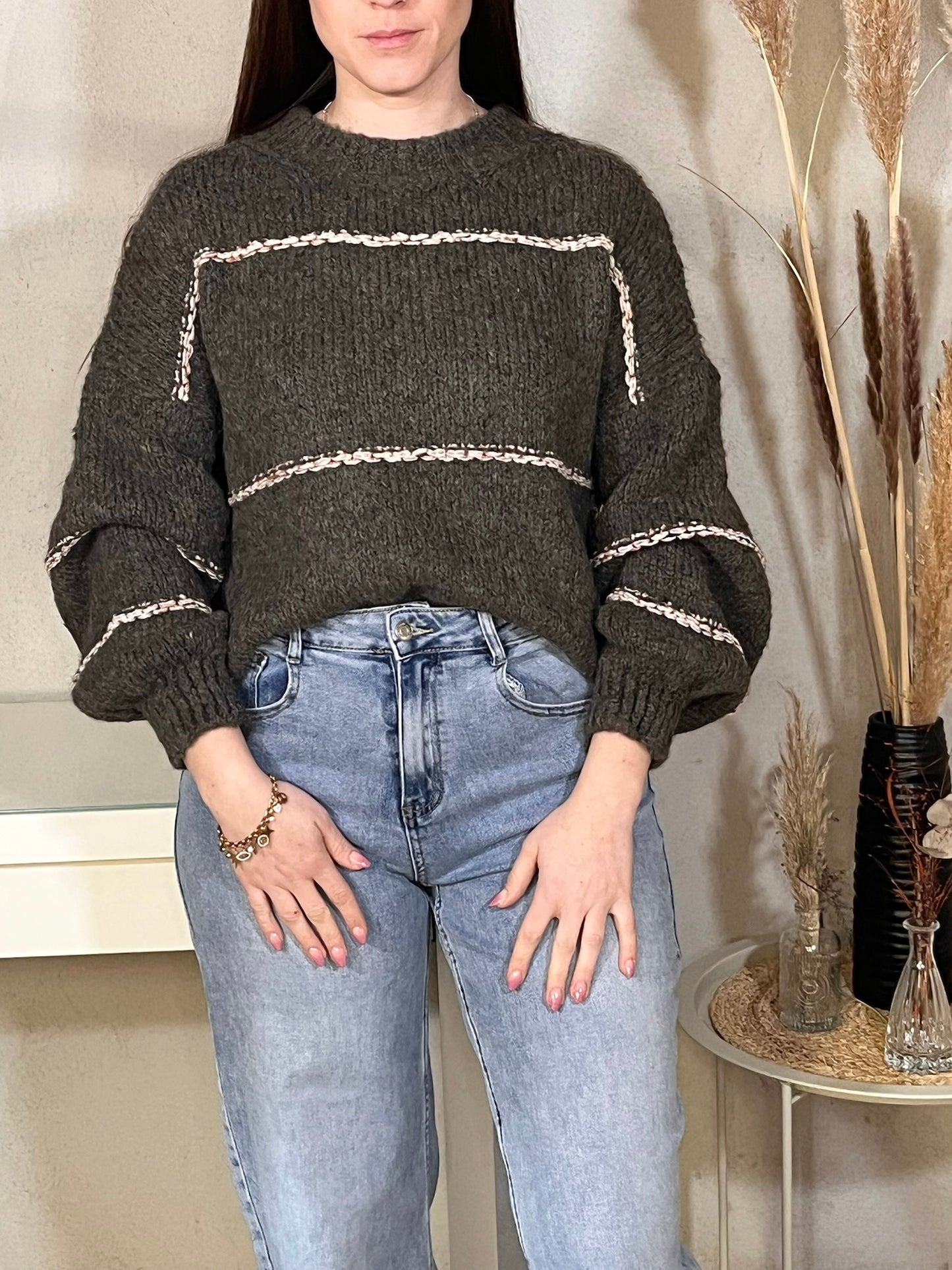 Short oversized sweater in taupe