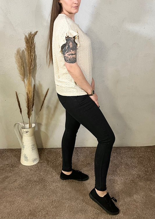 Shirt in Beige mit Rüschen