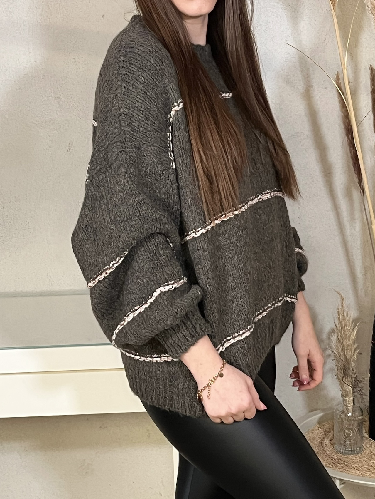 Short oversized sweater in taupe