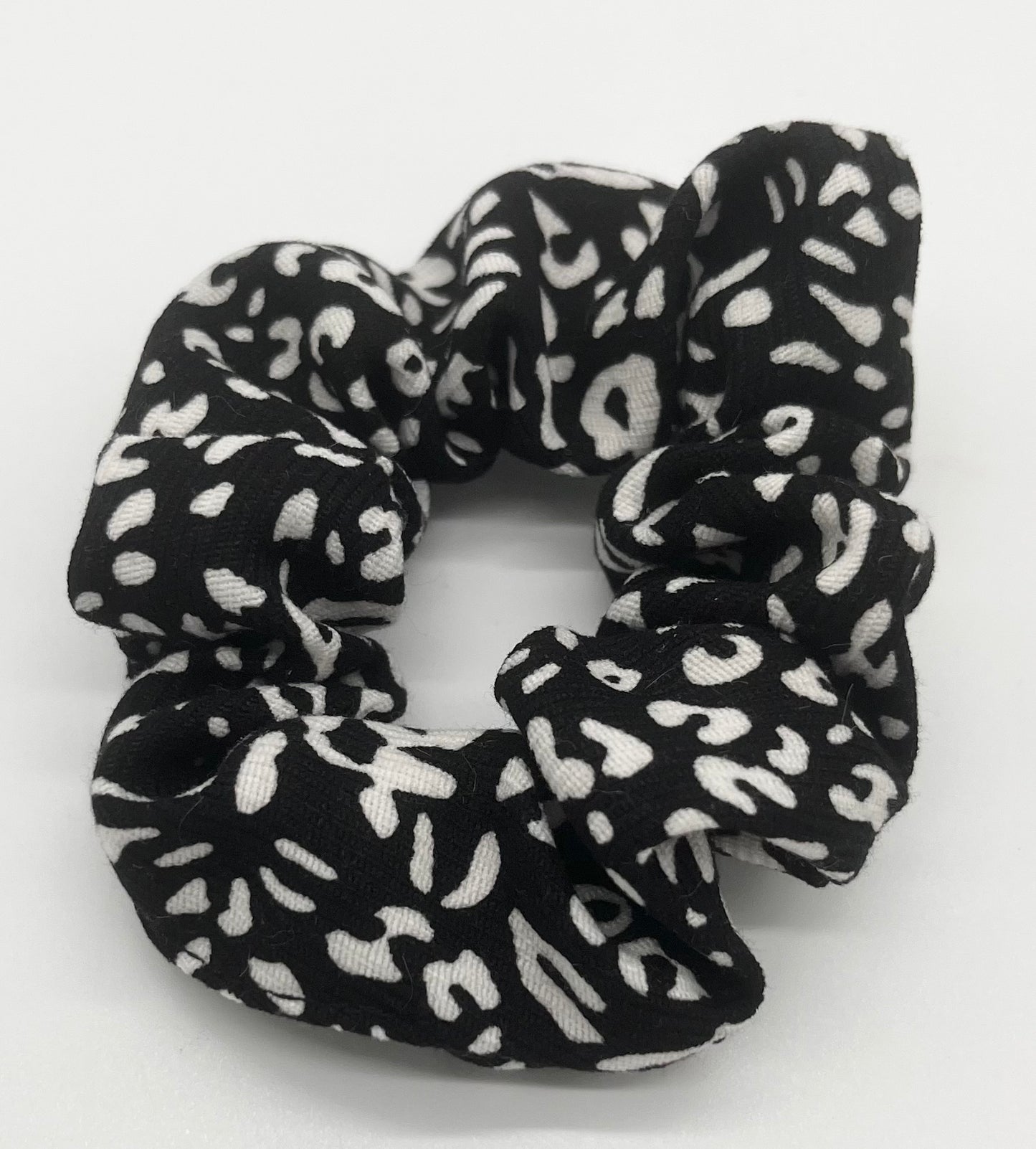 Scrunchie Leo *Schwarz*