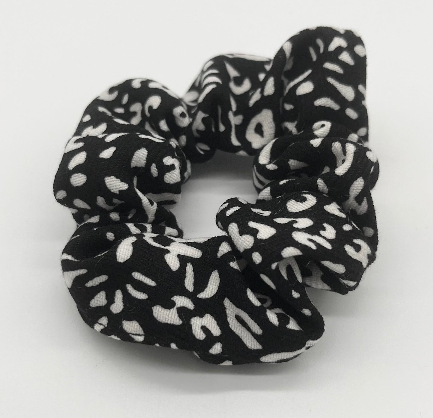 Scrunchie Leo *Schwarz*