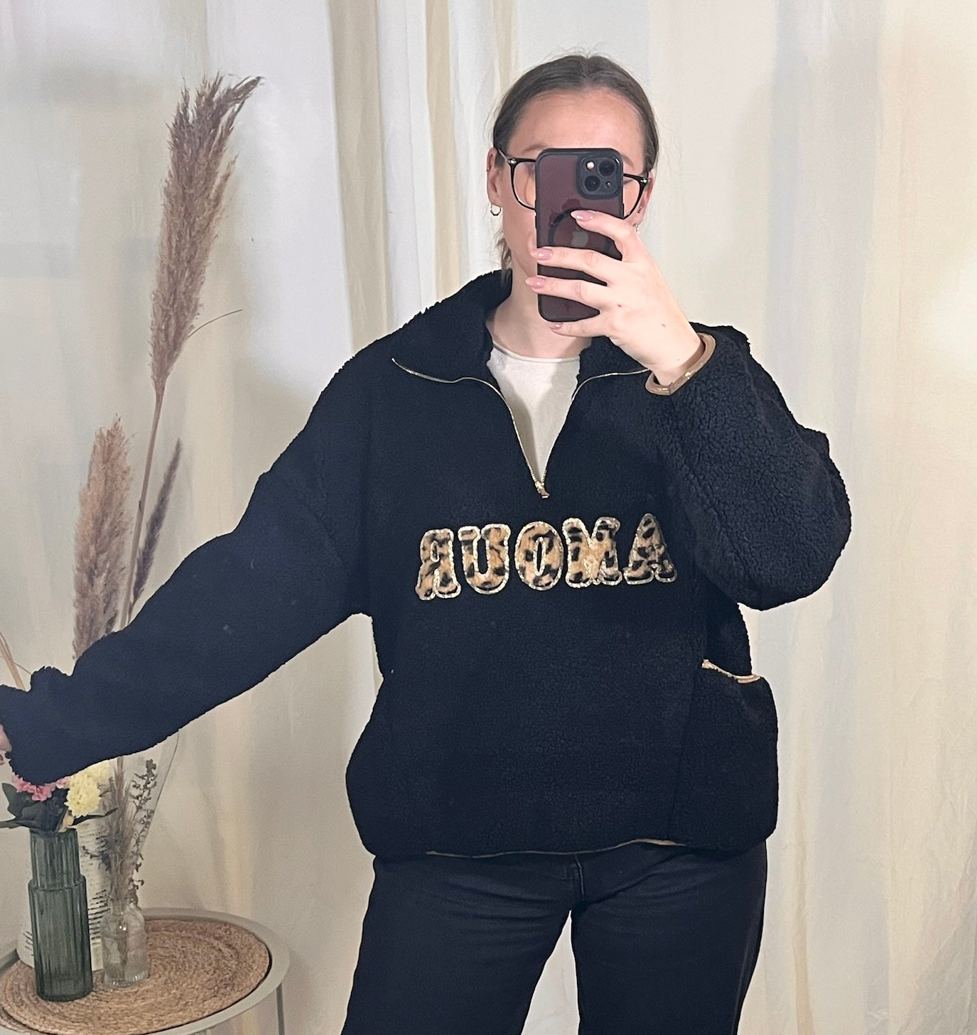 Sweatshirt AMOUR in Schwarz