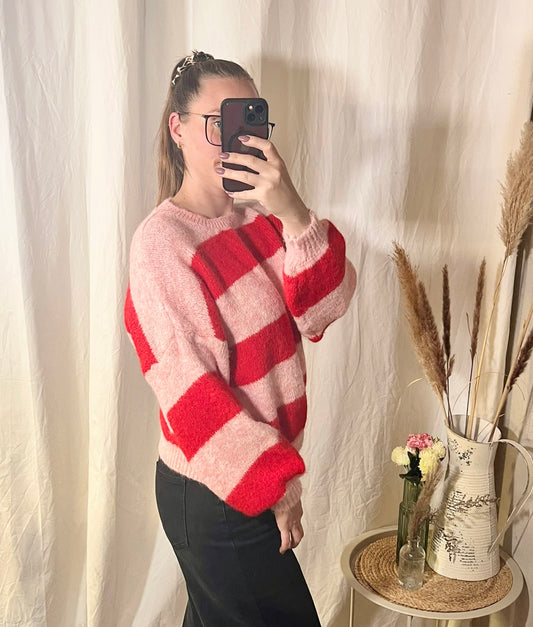 Oversize Pullover mit Streifen in Rot/Rosa