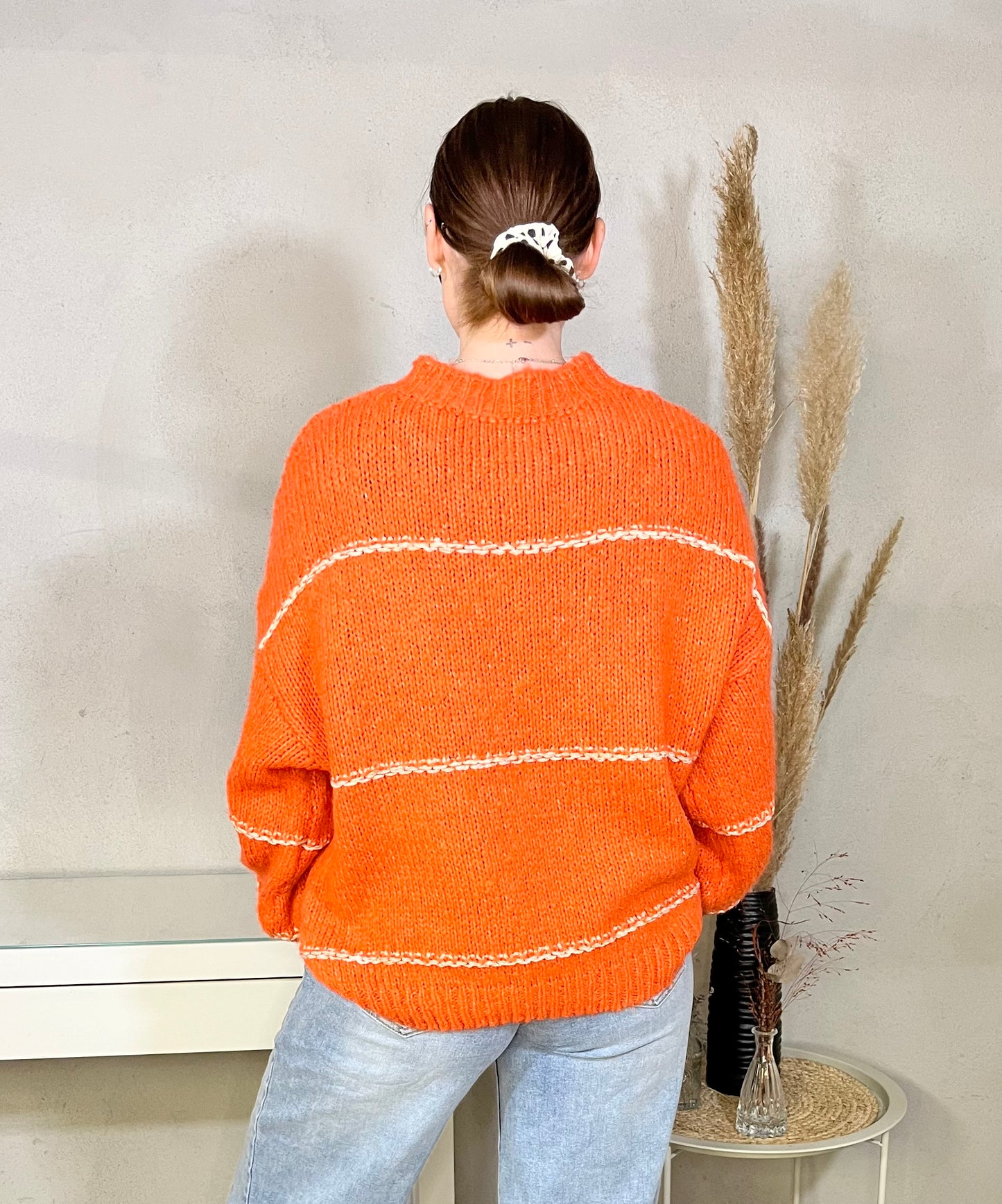 Kurzer Oversize Pullover in Orange