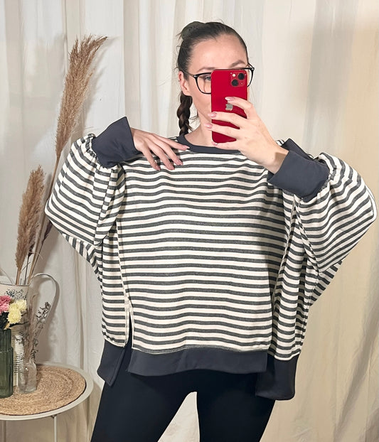 Streifen Pullover in Grau