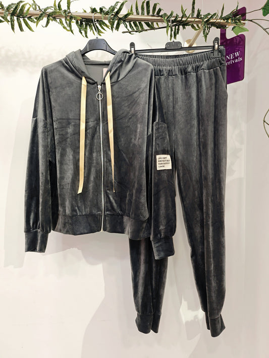 Jogger Zweiteiler aus Samt (verschiedene Farben)