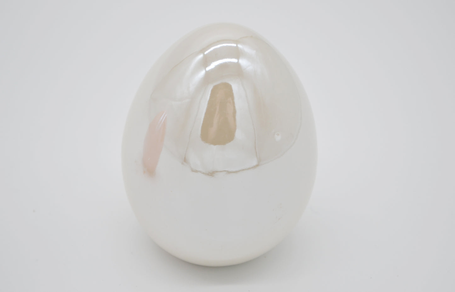 Osterei, glänzend in Creme