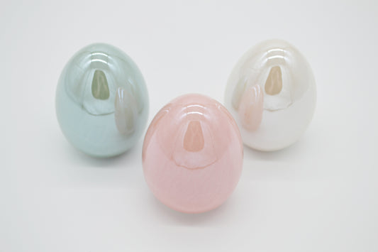 Osterei, glänzend in Creme