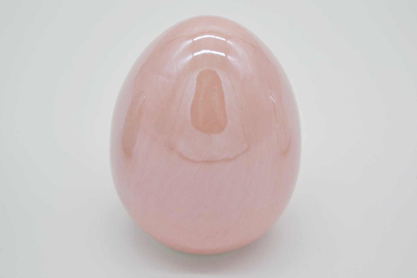 Osterei, glänzend in Rosa