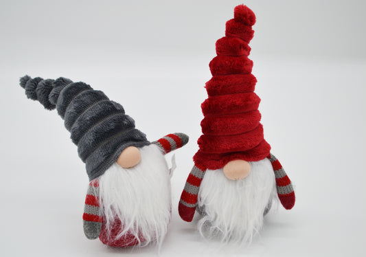 Wichtel mit roter Mütze