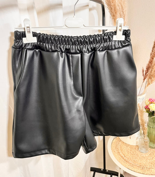 Kurze Lederoptik Shorts