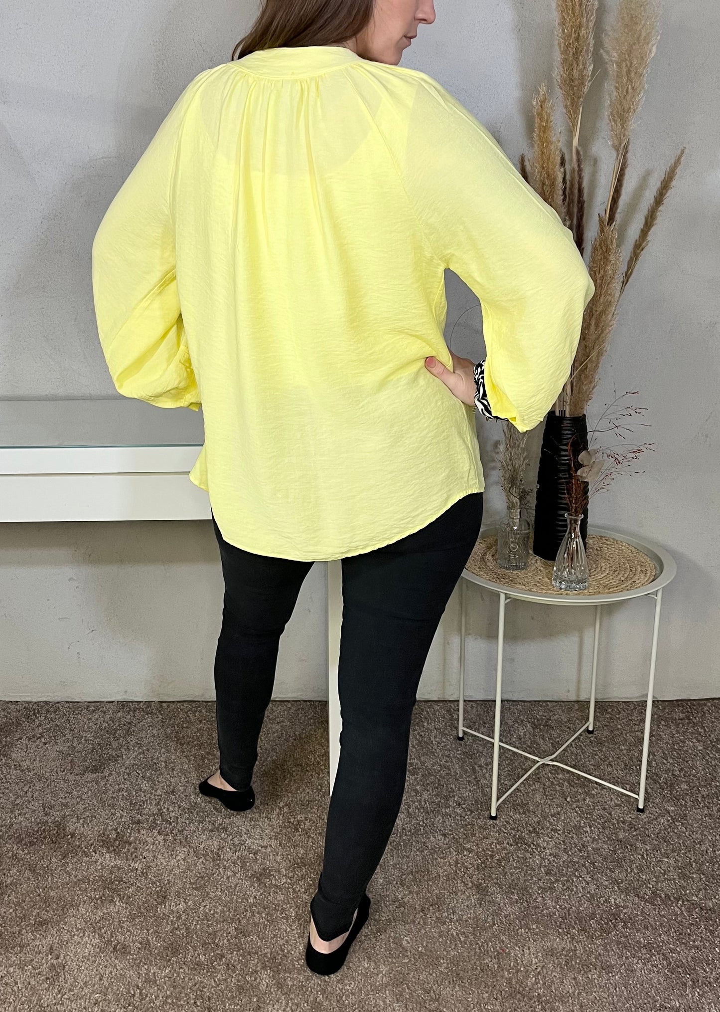 Crepe blouse in yellow