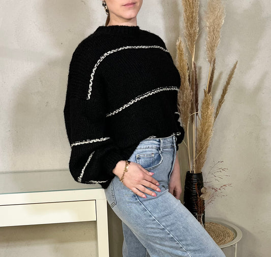 Kurzer Oversize Pullover in Schwarz