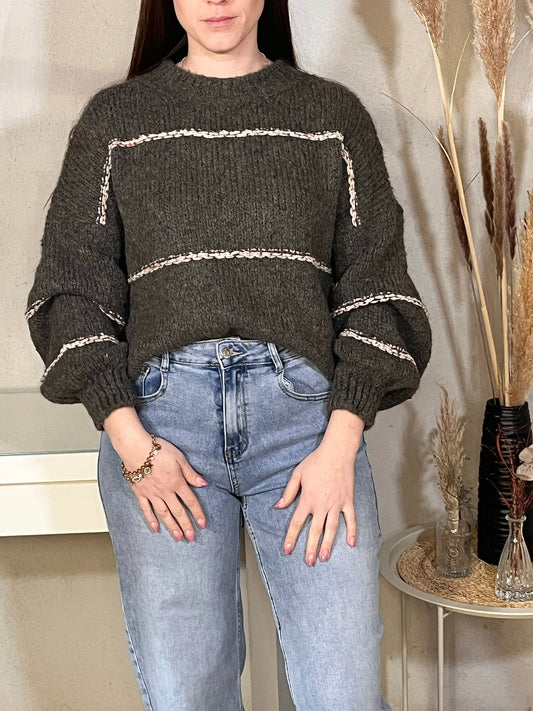 Kurzer Oversize Pullover in Taupe