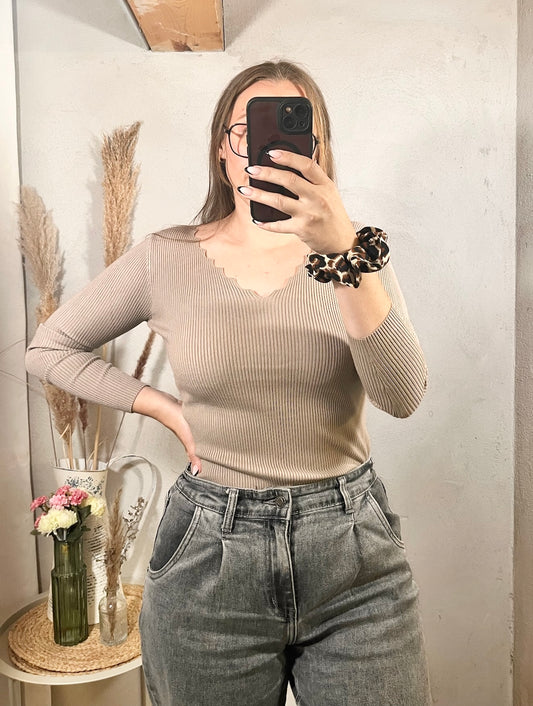 Basic Shirt in Taupe