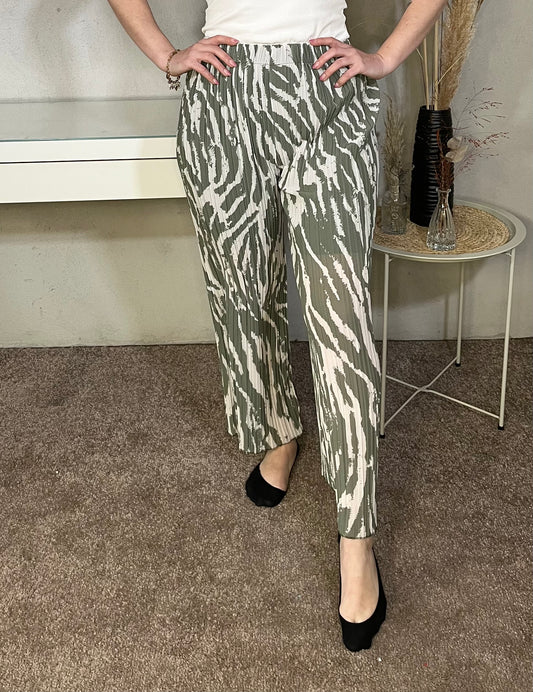 Plissee Hose in Khaki