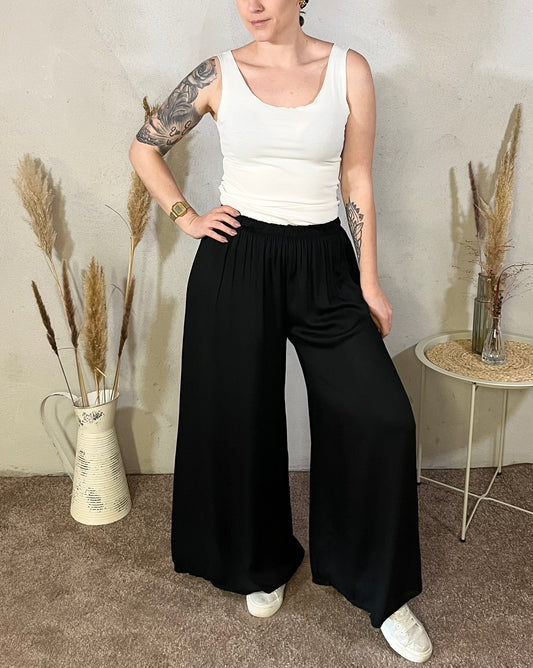 Große Hose in Schwarz