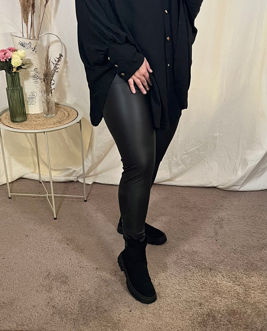 Curvy Fleece gefüttert -Kunstleder-Leggings