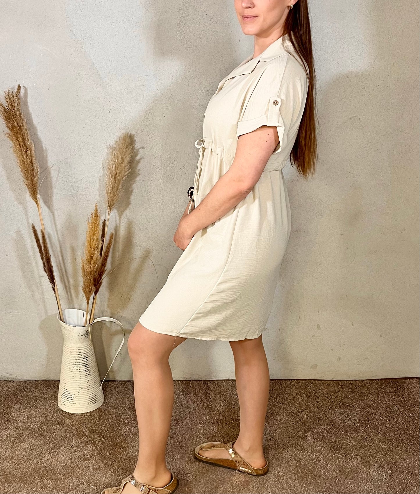 Sommerkleid mit Knopfleiste in Beige