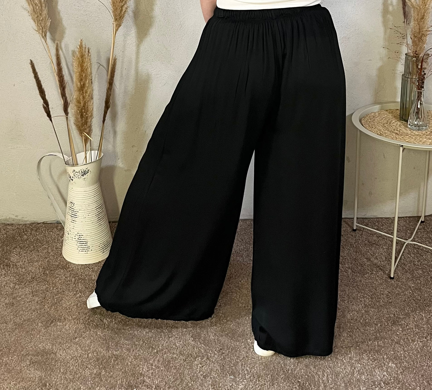 Große Hose in Schwarz