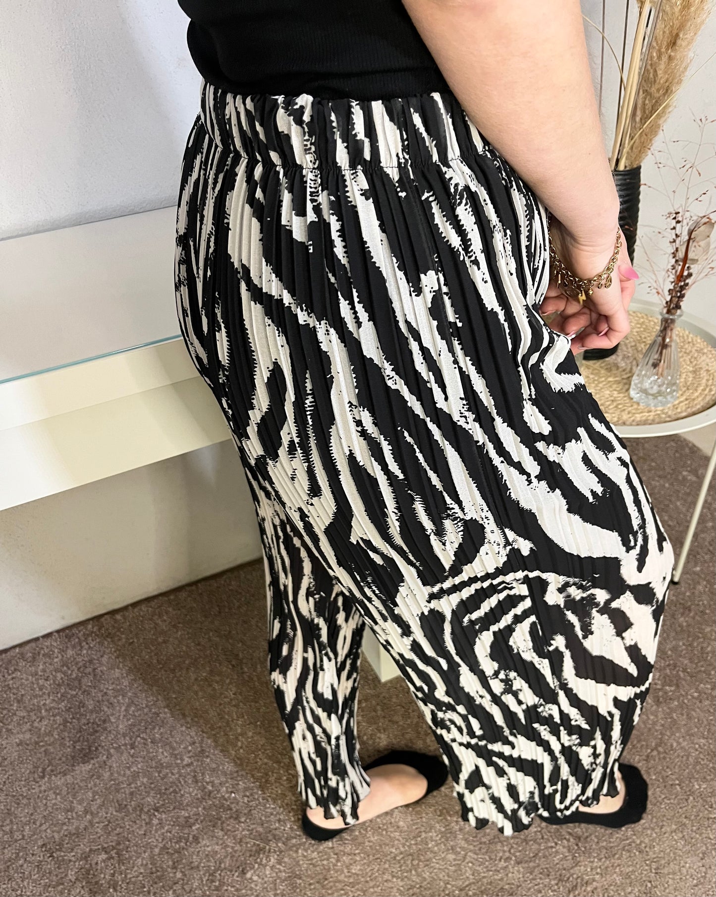 Plissee Hose in Schwarz