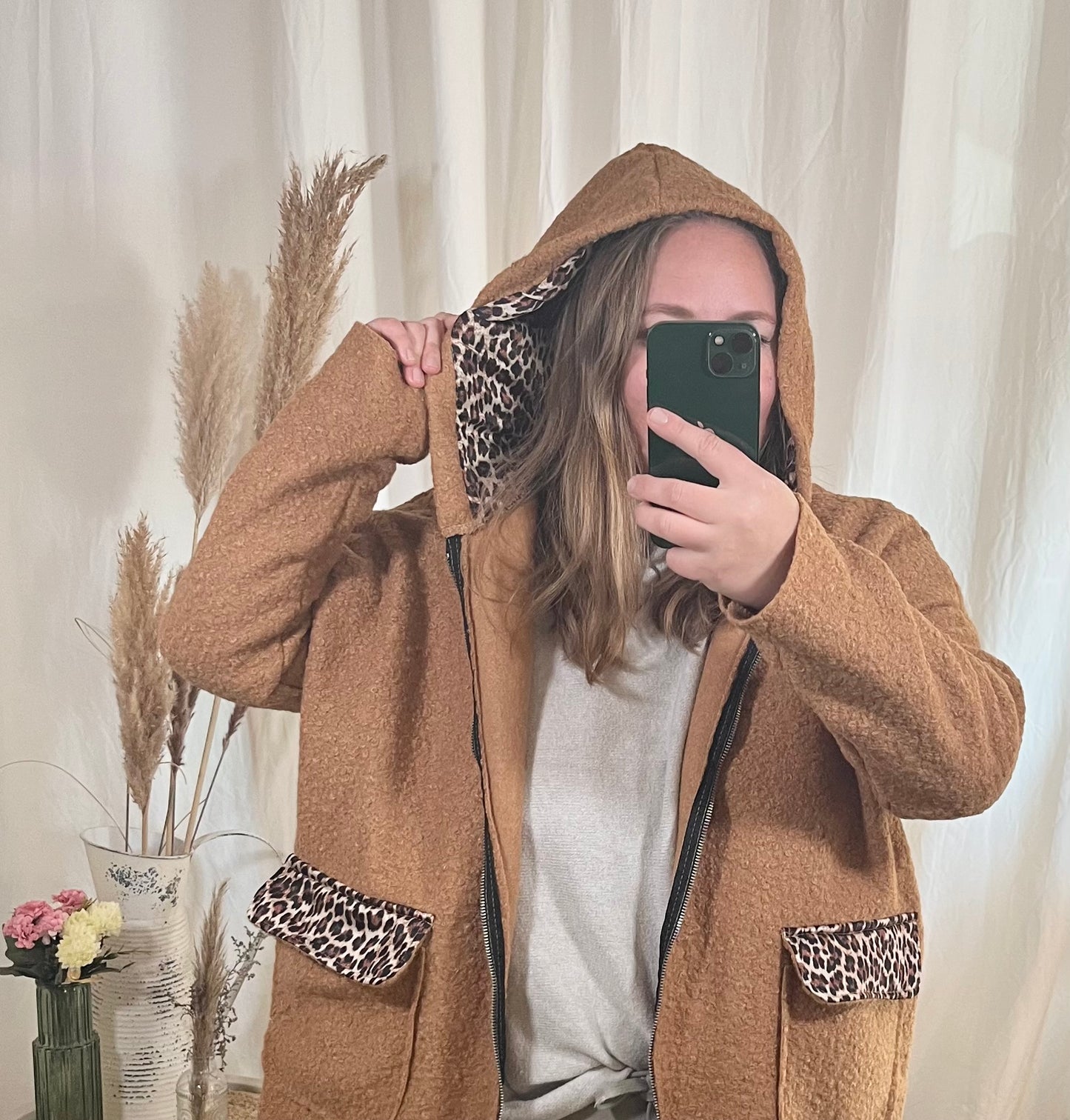 Jacke mit Kapuze und Leopardendetails