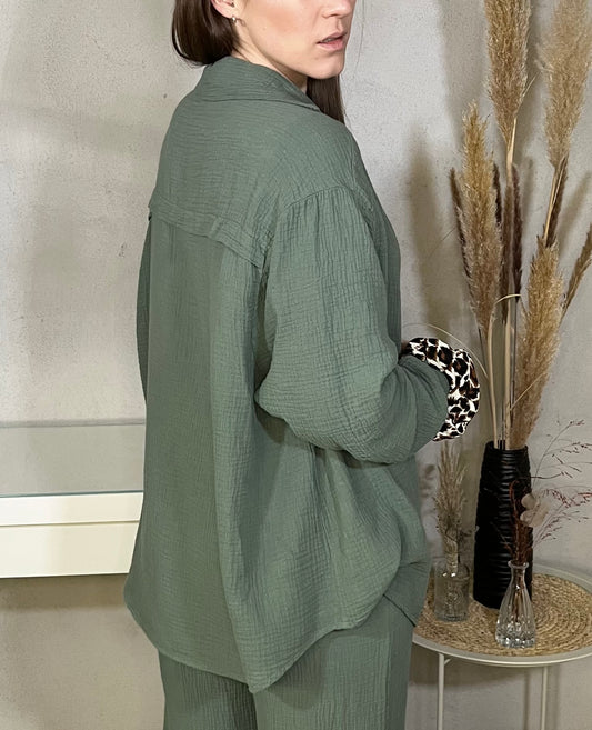 Kurze Oversize Musselin Bluse in Khaki