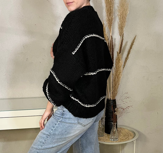 Kurzer Oversize Pullover in Schwarz