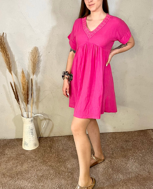 Musselinkleid in Fuchsia