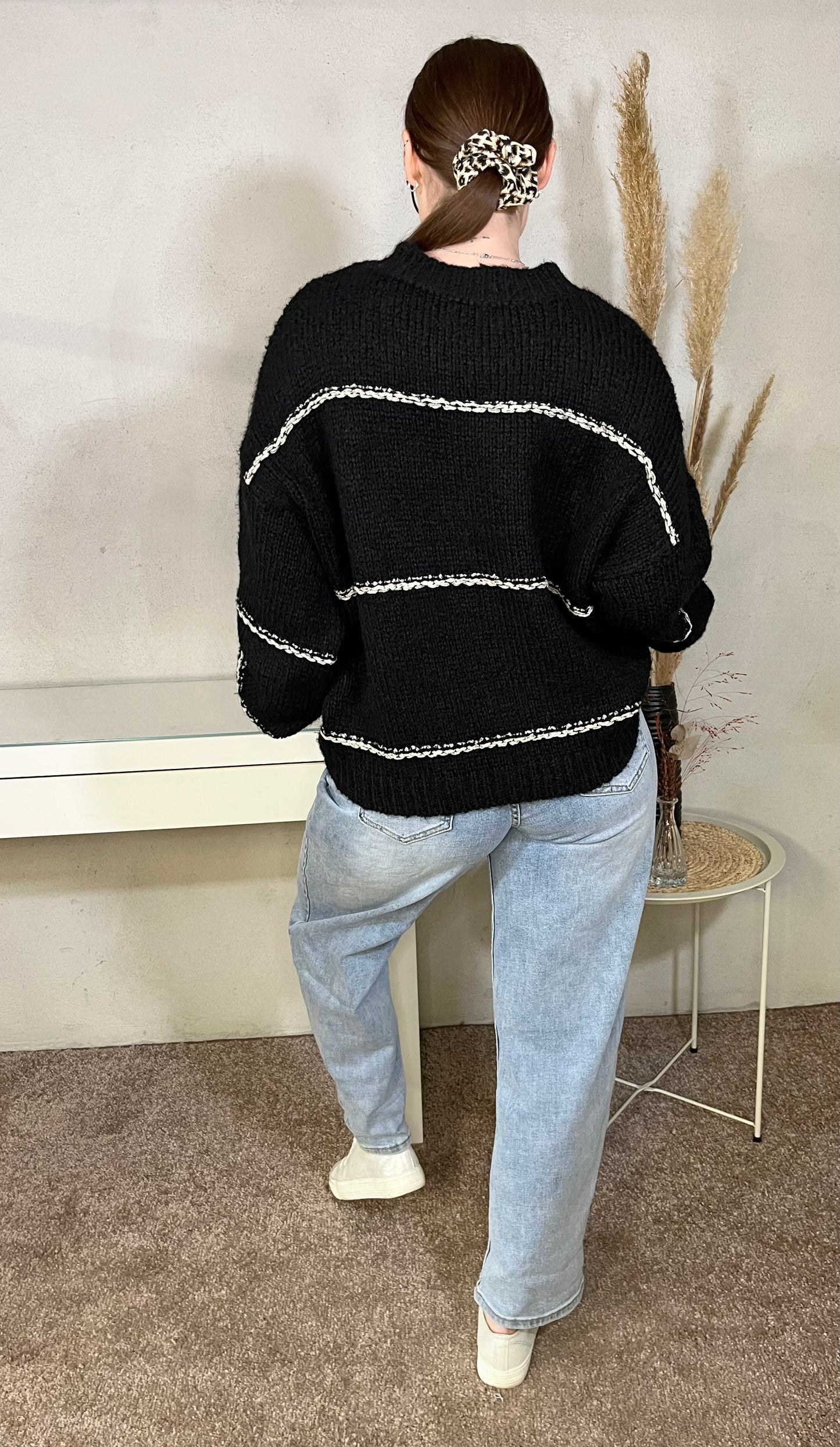Short oversized sweater in black