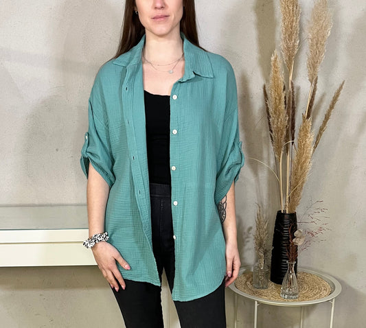 Kurze Oversize Musselin Bluse mit 3/4 Arm in Geladon