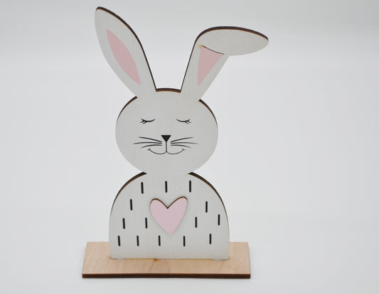 Lapin en bois avec lignes 