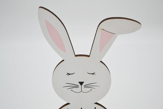 Lapin en bois avec lignes 