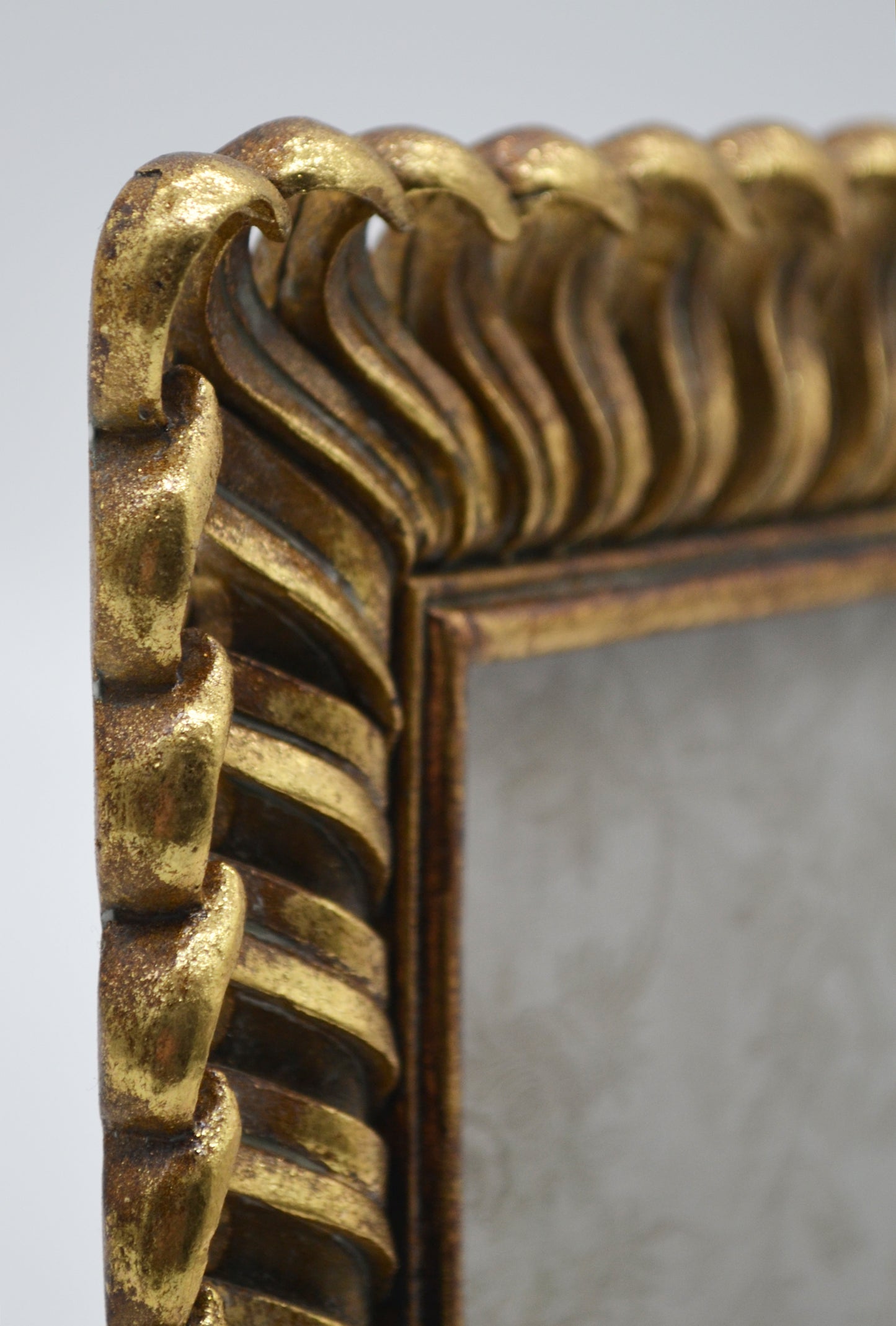 Picture frame loops, gold 