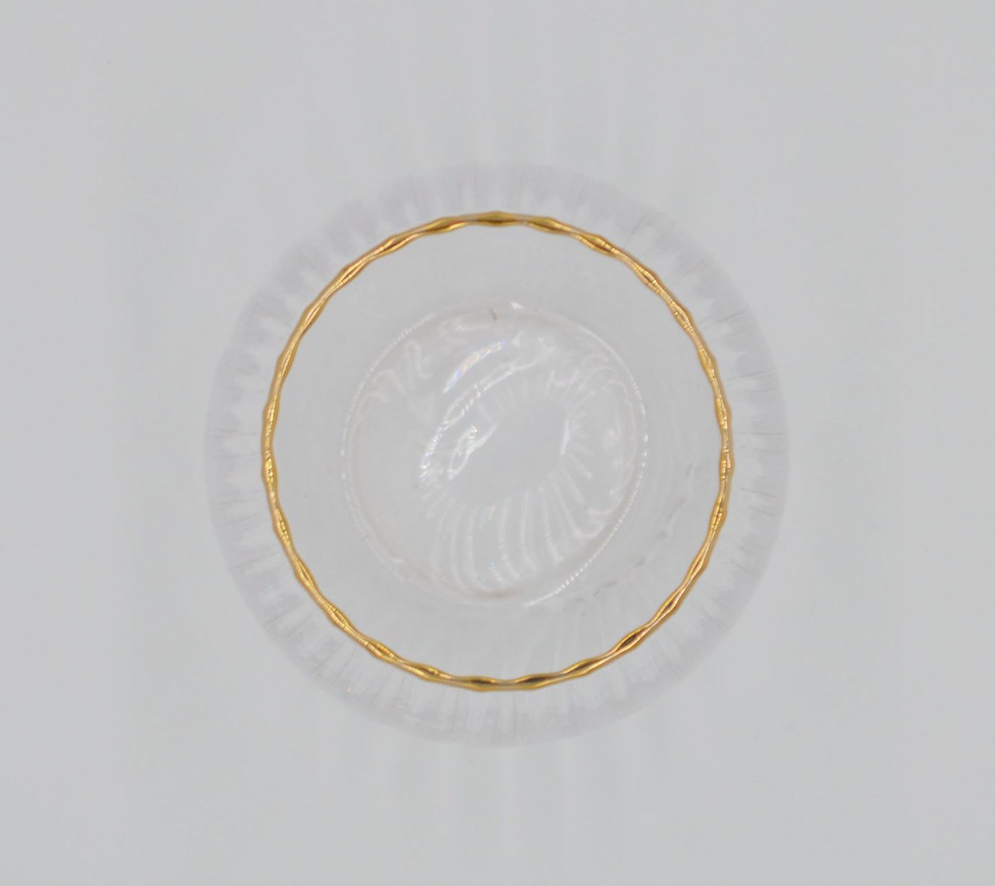 glass, gold rim 