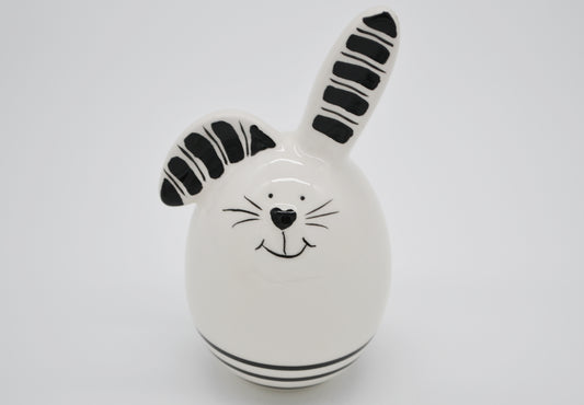 Lapin en céramique blanche