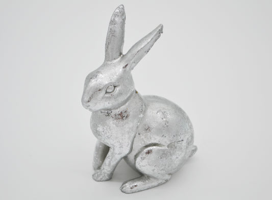 Lapin en poly en argent, assis 