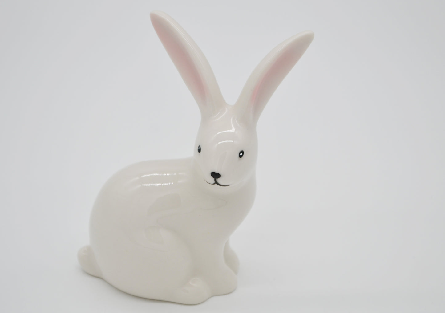 Lapin en porcelaine blanche
