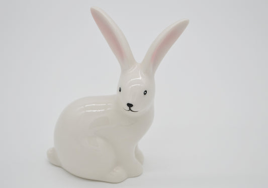 Lapin en porcelaine blanche