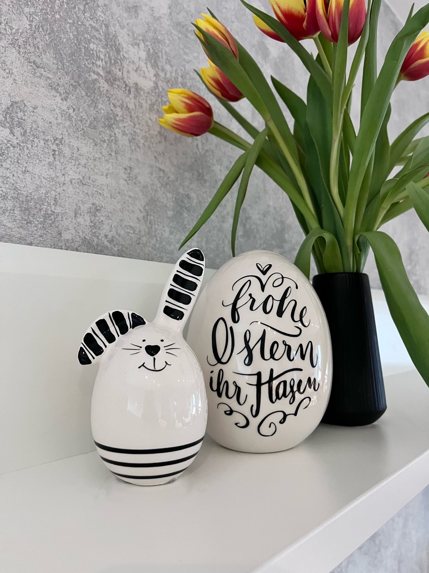Lapin en céramique blanche