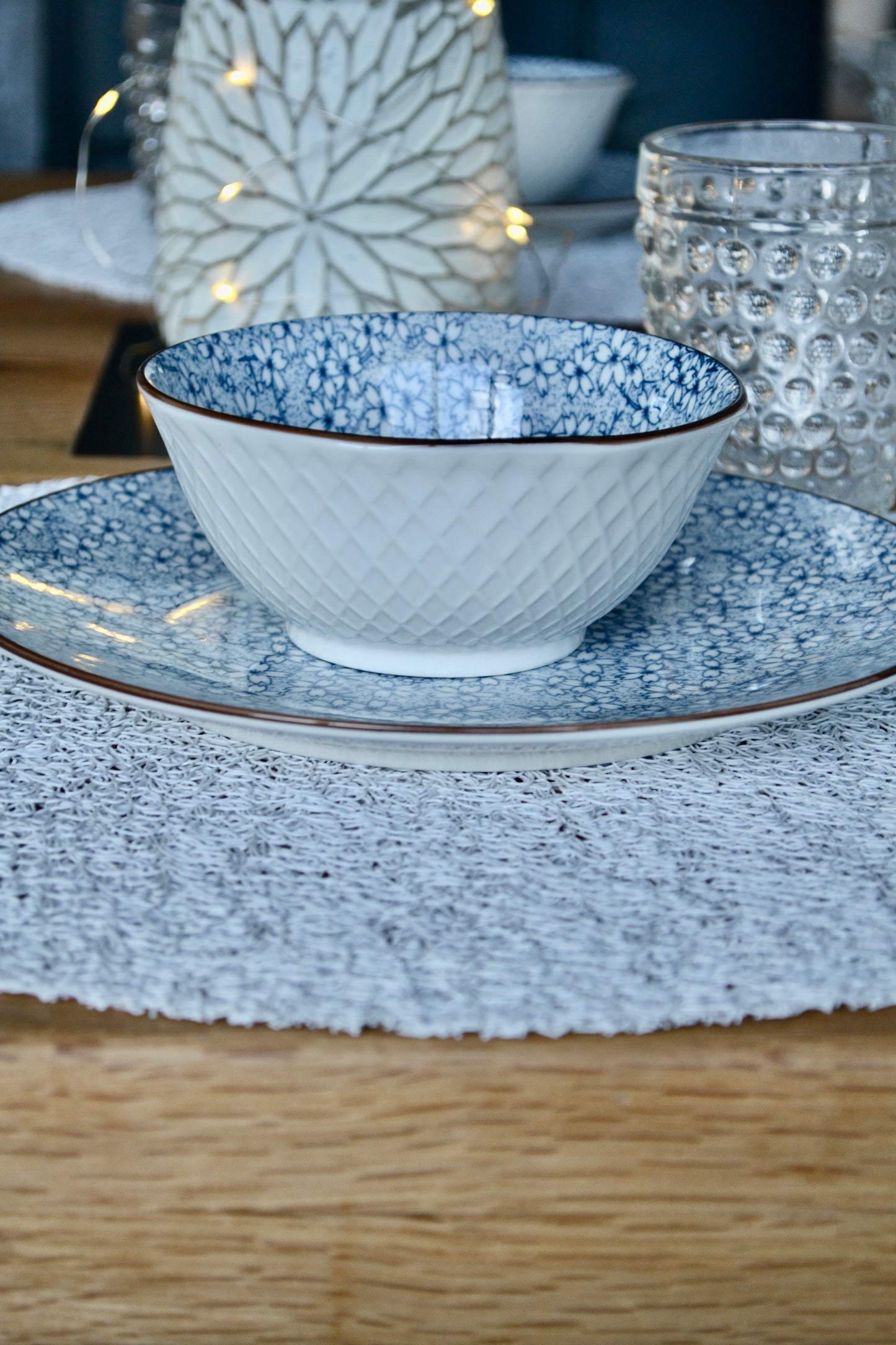 Breakfast plate flowers, light blue 